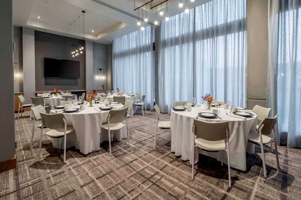 Images The Fort Sutter Hotel Sacramento, Tapestry Collection by Hilton