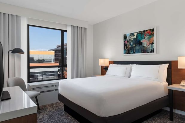 Images The Fort Sutter Hotel Sacramento, Tapestry Collection by Hilton
