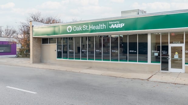 Images Oak Street Health Garfield Ridge Primary Care Clinic