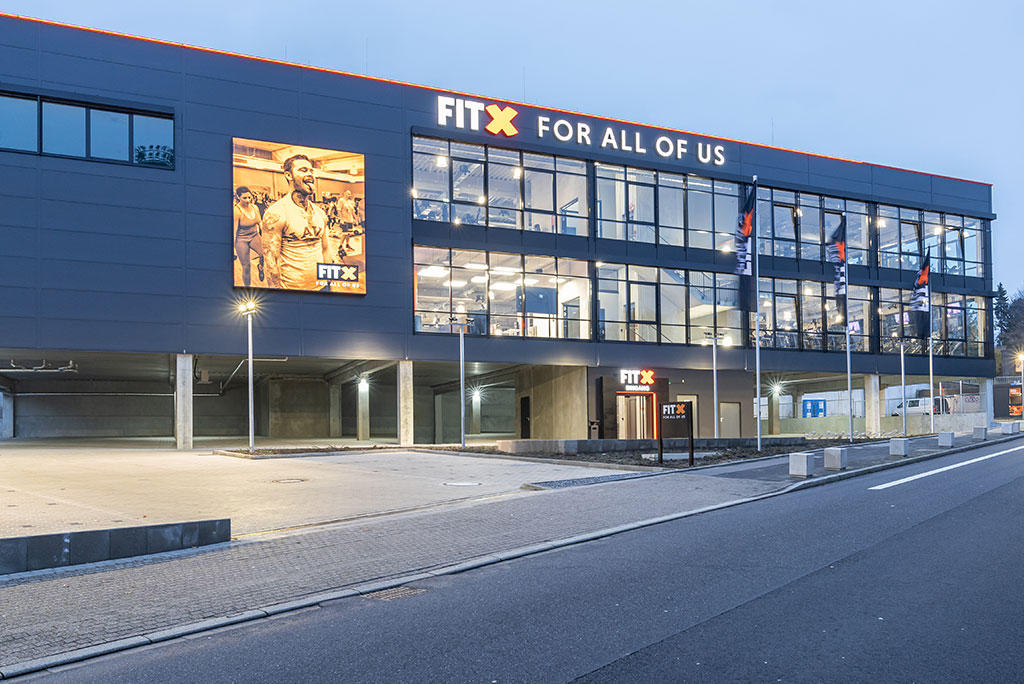 Bild 1 FitX Fitnessstudio in Remscheid