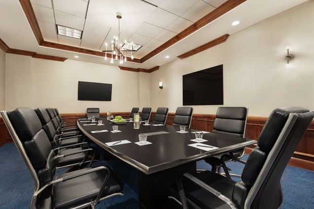 Images Embassy Suites by Hilton Denver International Airport