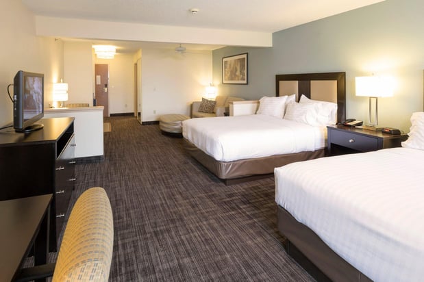 Images Holiday Inn Express & Suites St. Joseph Lakefront by IHG