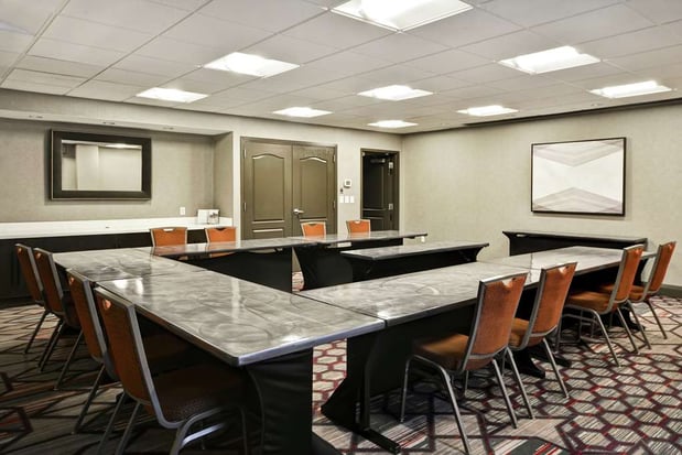 Images Hampton Inn & Suites Columbus-Easton Area