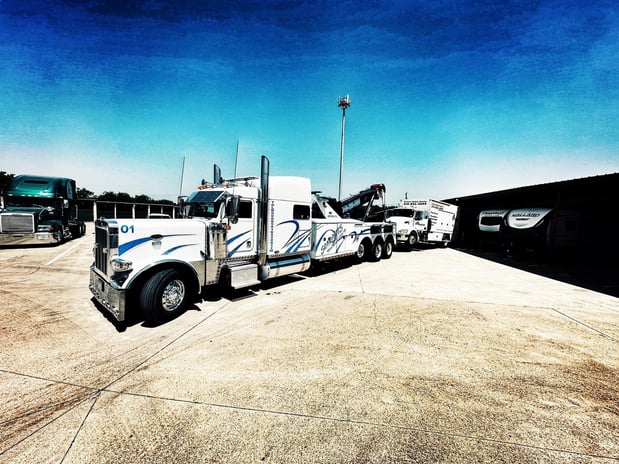 Images Scarletts towing & recovery