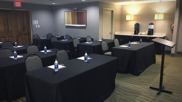 Images Holiday Inn Express & Suites Jackson Downtown - Coliseum by IHG