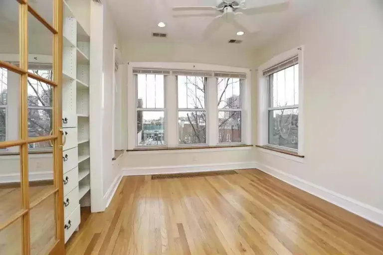 Images The Bryant at Oak Park I & II Apartments
