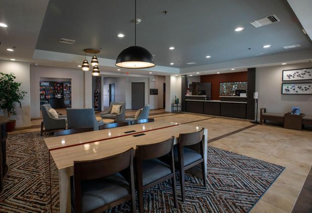 Images Candlewood Suites St. Joseph by IHG