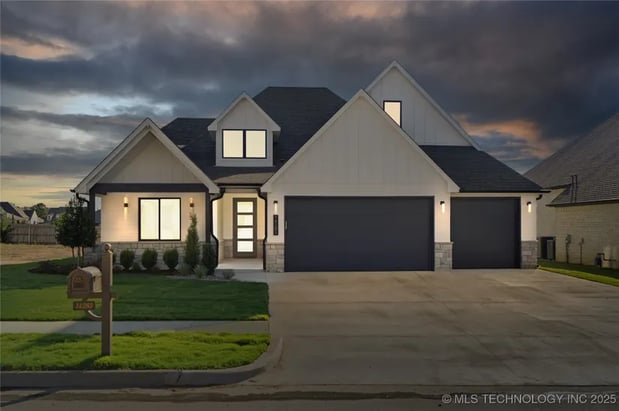 Images Heather Vest - Tulsa Real Estate Agent / Realtor
