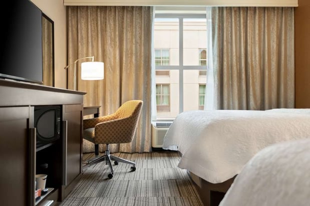 Images Hampton Inn & Suites Roanoke-Downtown