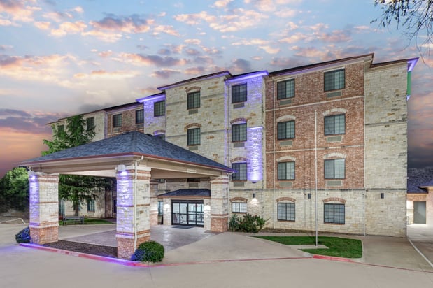 Images Holiday Inn Express & Suites Granbury by IHG
