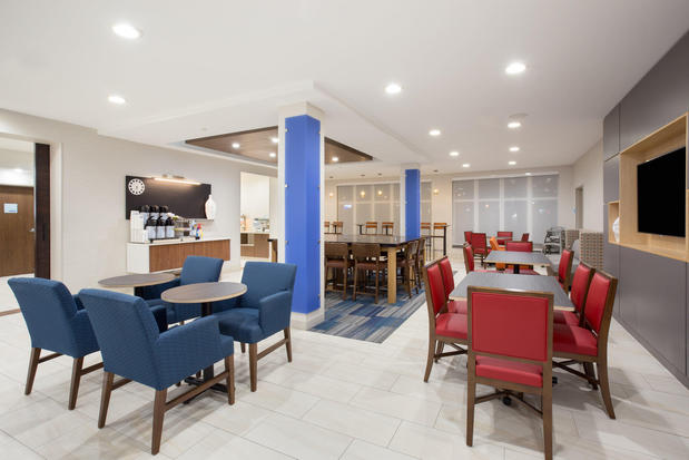Images Holiday Inn Express & Suites Amarillo by IHG