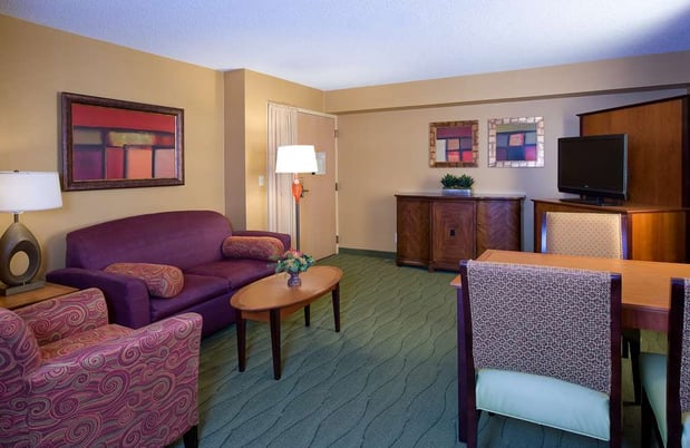 Images Embassy Suites by Hilton Kansas City International Airport