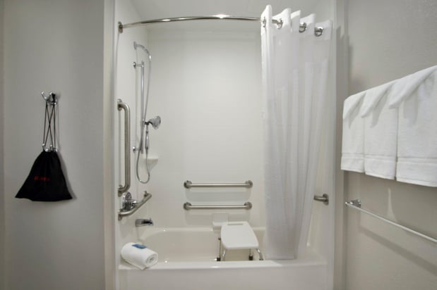 Images Holiday Inn Express & Suites Columbus North by IHG