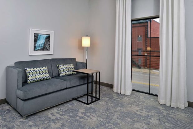 Images Hampton Inn Cedar Falls Downtown