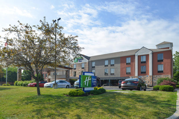 Images Holiday Inn Express & Suites Dayton-Huber Heights, an IHG Hotel