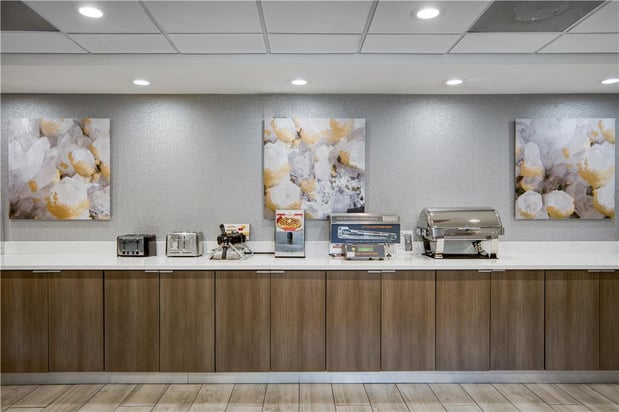 Images SureStay Plus by Best Western Chicago Lombard