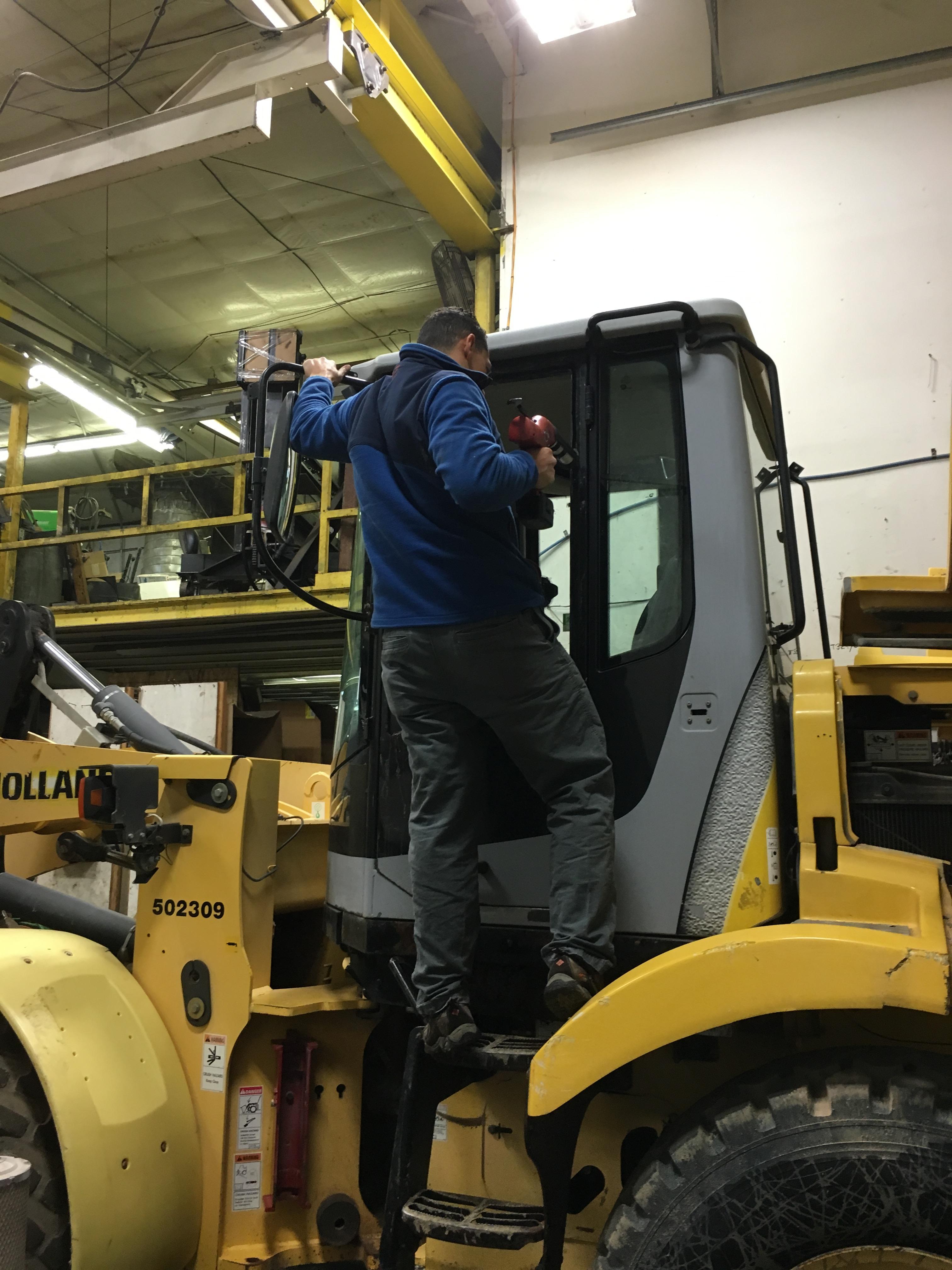 Dinges Auto Glass