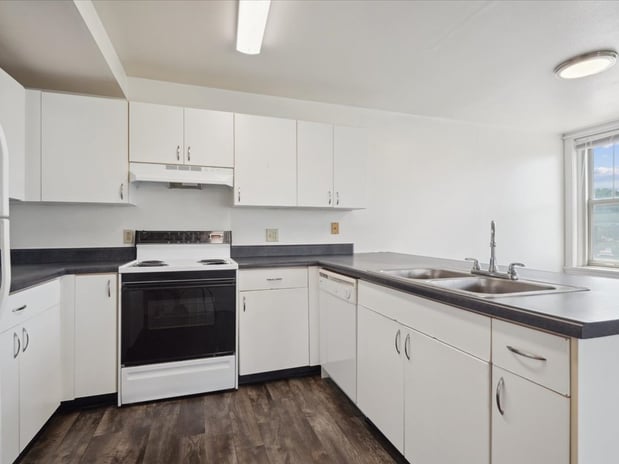 Images LeClaire Apartments
