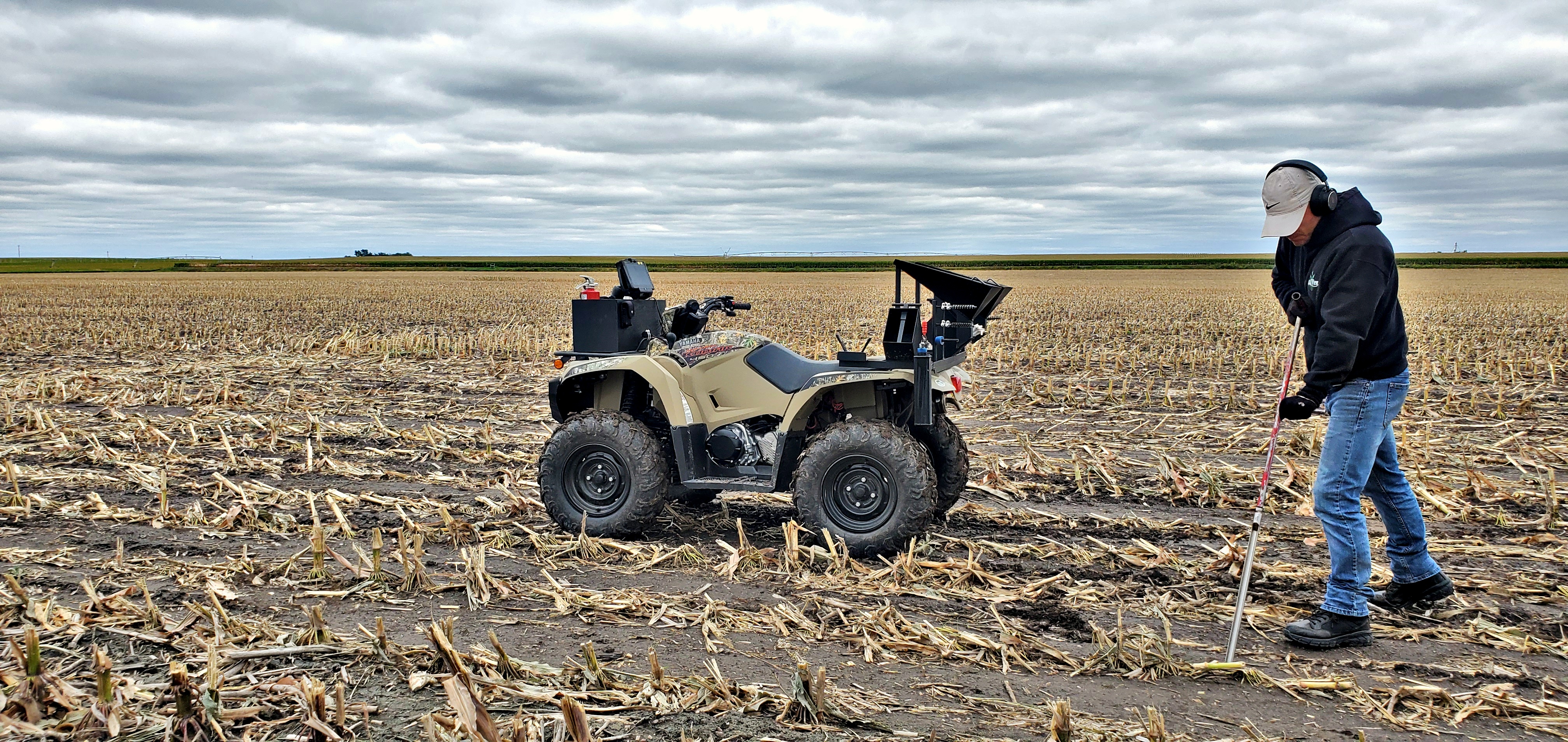 Soil sampling in the field, serving the midwest SoilView, LLC Hutchinson (320)587-8030