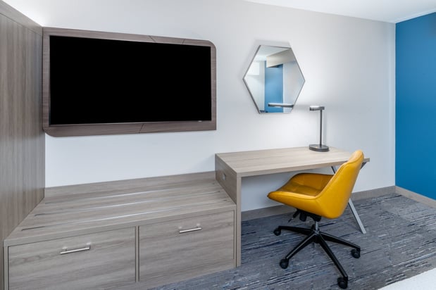 Images Holiday Inn Express & Suites Colorado Springs-First & Main by IHG