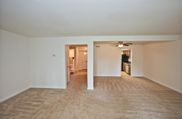 Images Fairfax Square