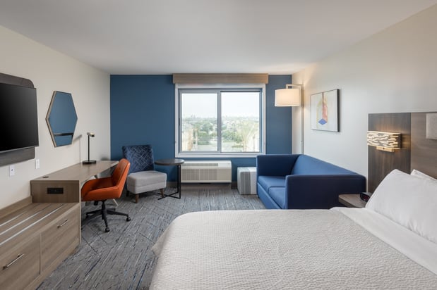 Images Holiday Inn Express & Suites Hawaiian Gardens by IHG