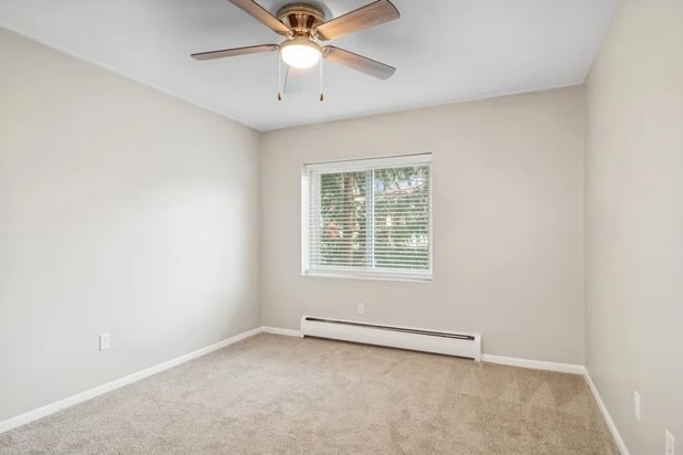 Images Cove at Linden Hills