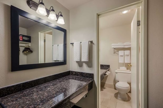 Images Best Western Alderwood