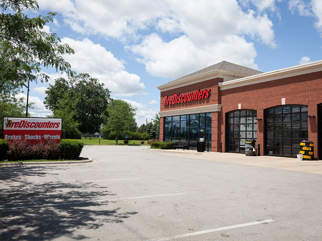 Tire Discounters on 2908 London Groveport Rd in Grove City Tire Discounters Grove City (614)945-5063