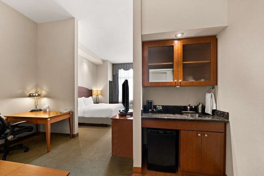 Suite King with Vaulted Ceilings Best Western Plus Orangeville Inn & Suites Orangeville (519)941-3311