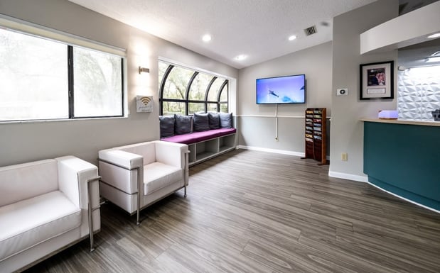 Images Cruz Davis Family and Cosmetic Dentistry