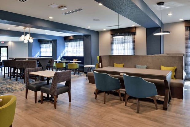 Images Hampton Inn Cedar Falls Downtown