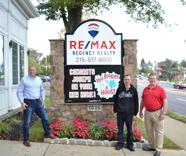 Images RE/MAX Regency Realty