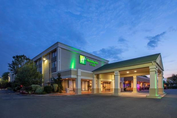 Images Holiday Inn & Suites Parsippany Fairfield, an IHG Hotel