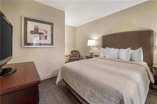 Images Best Western Plus The Normandy Inn & Suites