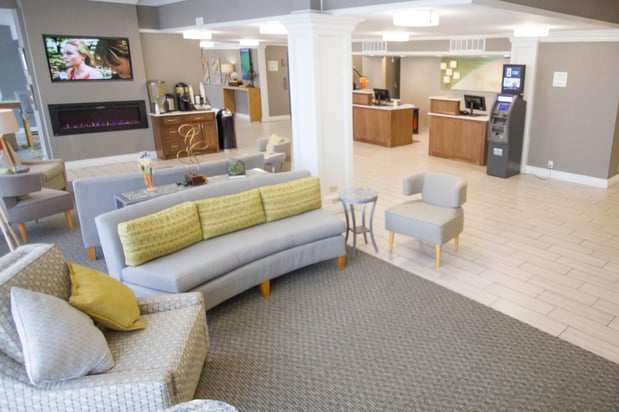 Images Holiday Inn Blmgtn Arpt South - Mall Area by IHG
