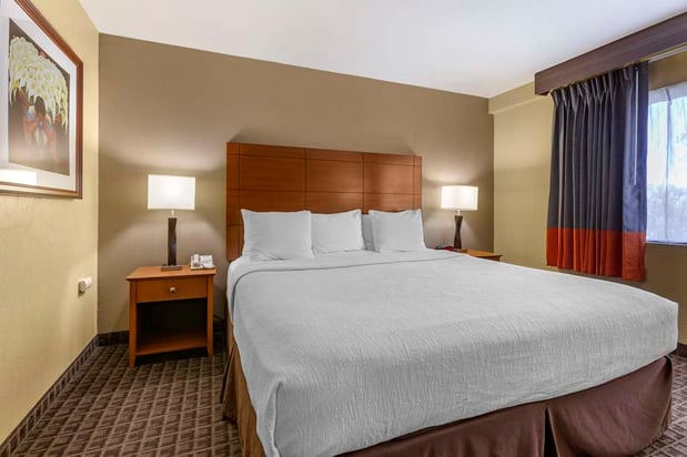 Images Best Western Plus Scottsdale Thunderbird Suites