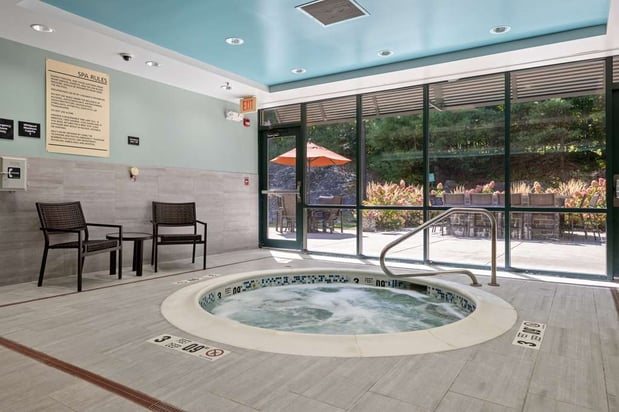 Images Hampton Inn & Suites Lake George