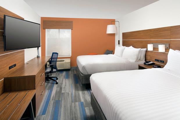 Images Holiday Inn Express & Suites College Park-University Area, an IHG Hotel