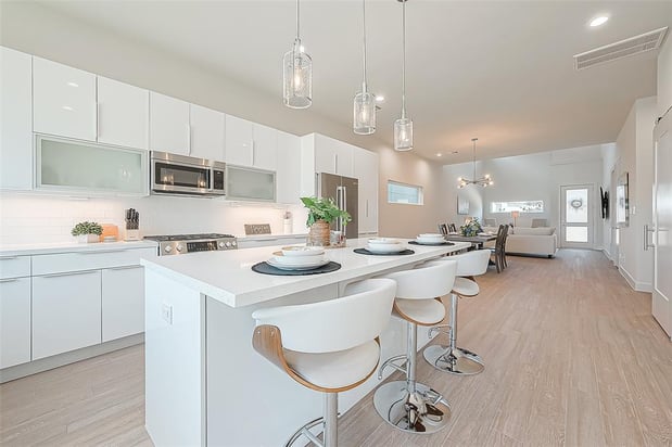 Images Fanny Gonzalez, REALTOR | Compass | The Jamie McMartin Group