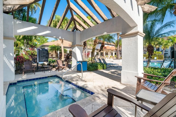 Images Advenir at Aventine