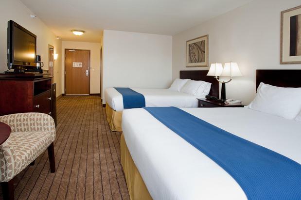 Images Holiday Inn Express & Suites Buffalo, an IHG Hotel