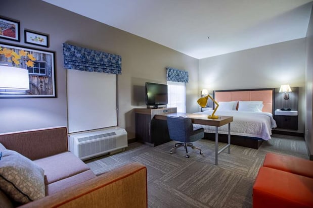 Images Hampton Inn Hadley-Amherst Area