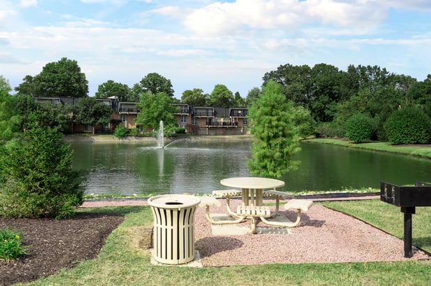Images Retreat at Seven Trails Apartments