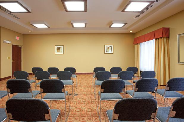 Images Holiday Inn Express & Suites Amarillo South by IHG