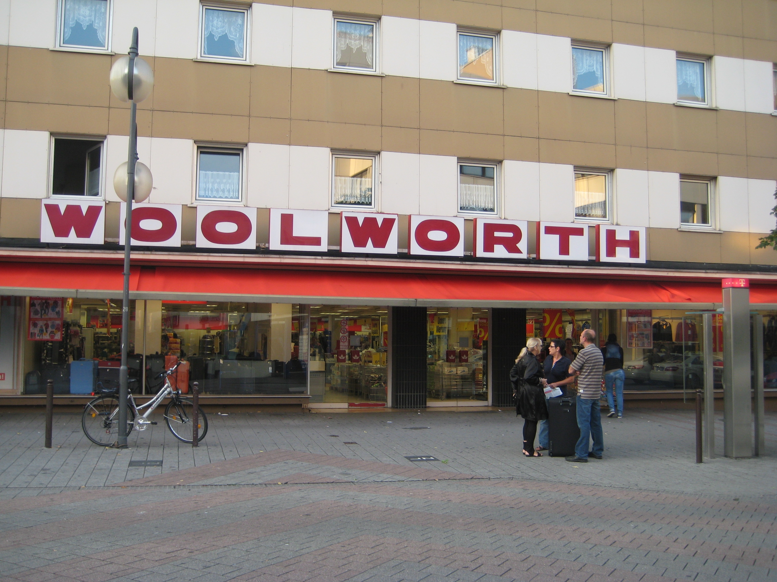 Woolworth, Stresemannstraße 17-19 in Mönchengladbach