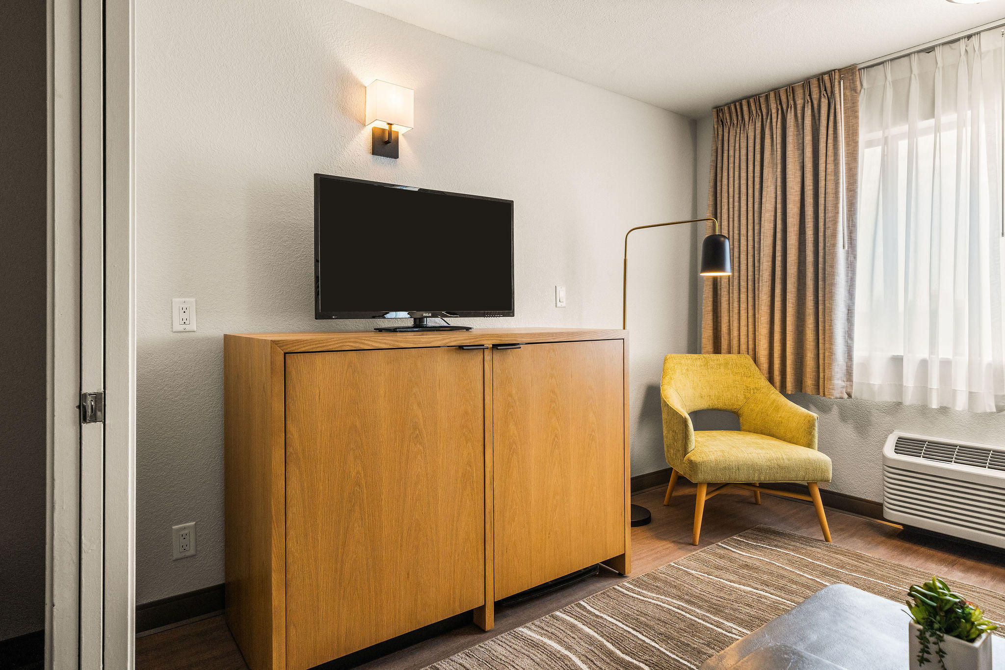 Oxford Suites Redding Guestrooms