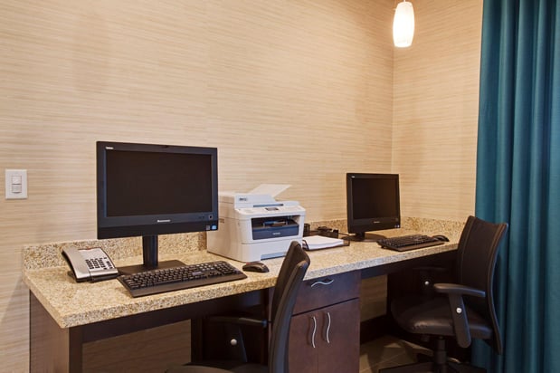 Images Holiday Inn Express & Suites Orlando East-Ucf Area by IHG