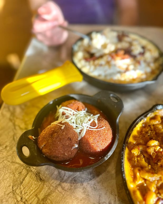 Images Mac N' Out Macaroni & Cheese