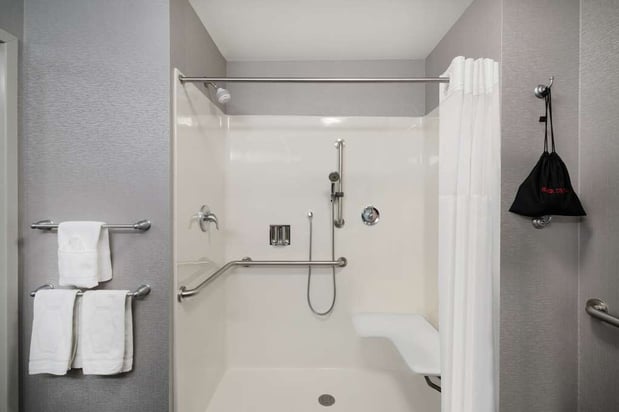 Images Hampton Inn & Suites Roanoke Airport